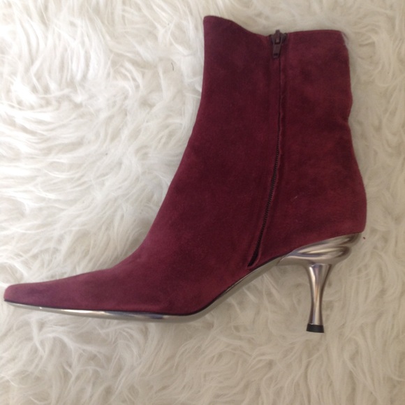 ✨Sold✨Ferragamo suede ankle bootie - Picture 3 of 6